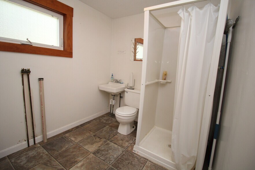 More Photos Of 107 Water Street, Farmington Office For Sale