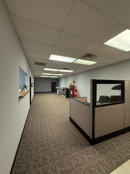 More Photos Of 1202 Industrial Dr, Warsaw Industrial For Sale