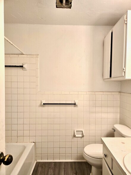 More Photos Of 1400 N Saint Marys St, Beeville Apartments For Sale