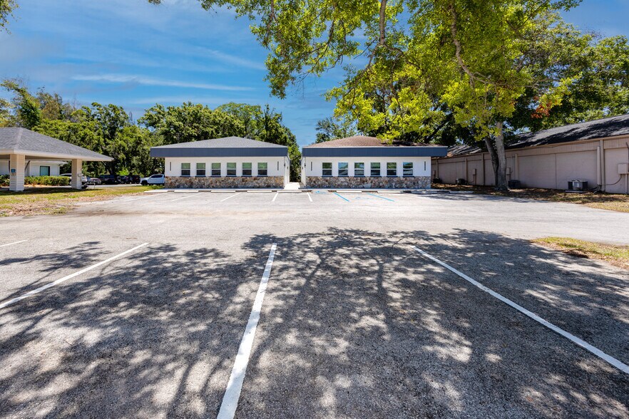 More Photos Of 2123 NE Coachman Rd, Clearwater Office For Lease
