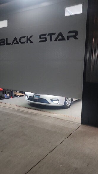 Primary Photo Of 1409 Lockheed Dr, Bismarck Warehouse For Sale