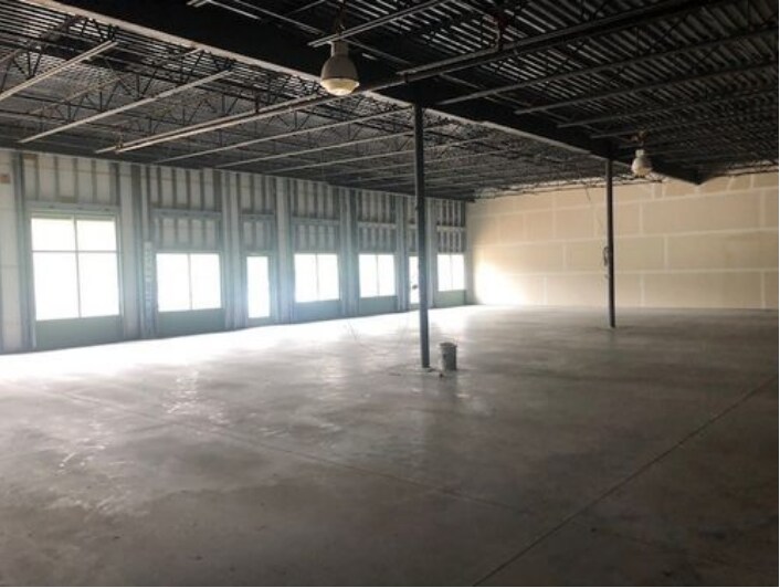 More Photos Of 330 E Main St, Rockton Unknown For Lease