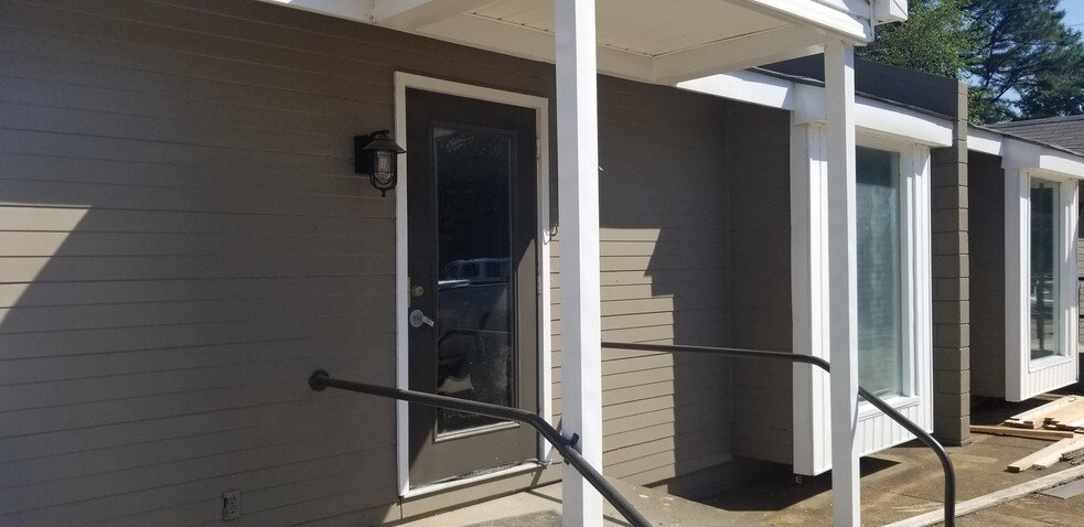 More Photos Of 305-313 Saint Francis Ave, Forrest City Storefront Retail Office For Lease