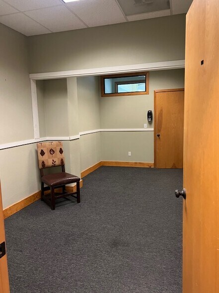 More Photos Of 365 NE Court St, Prineville Medical For Sale