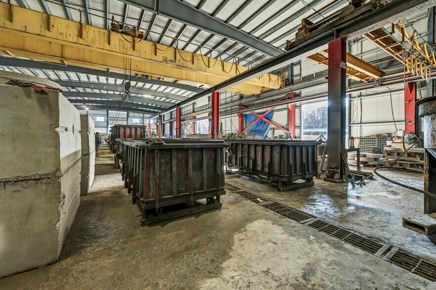 More Photos Of 41 Padanaram Rd, Danbury Manufacturing For Sale