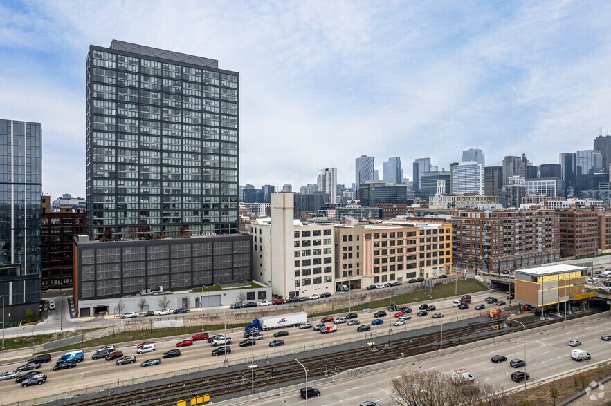 More Photos Of 1033 W Van Buren St, Chicago Loft Creative Space For Sale