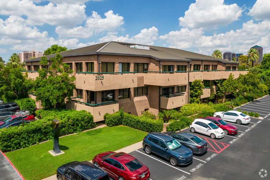 More Photos Of 2025 N 3rd St, Phoenix Unknown For Lease