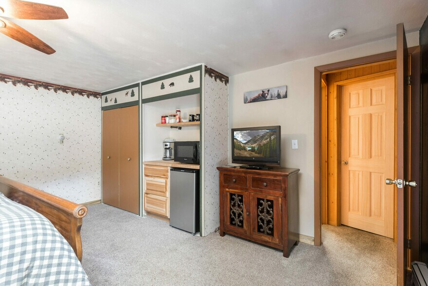 More Photos Of 1130 W Elkhorn Ave, Estes Park Hotel For Sale