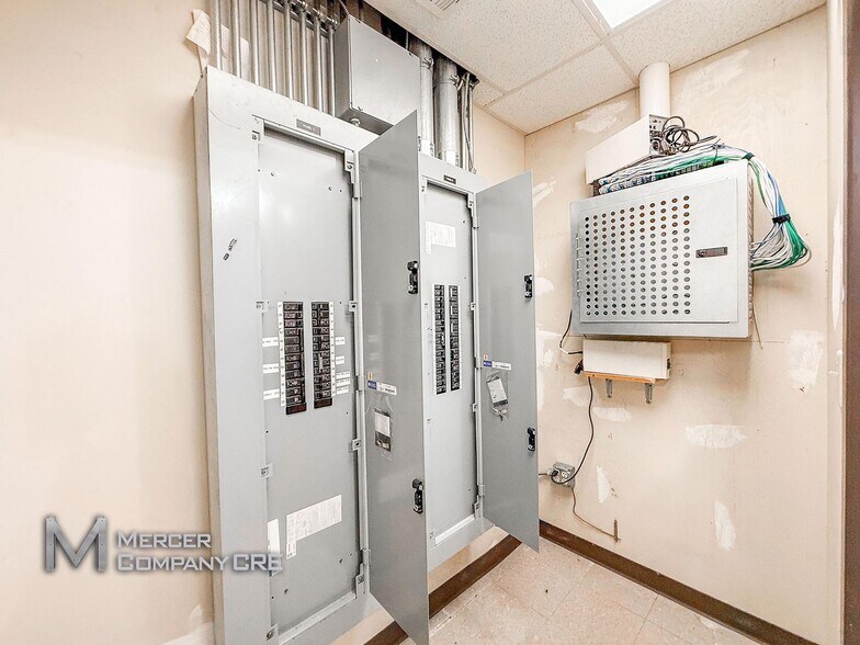 More Photos Of 3613-3621 S Moulton Dr, Oklahoma City Service For Lease