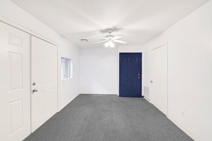 More Photos Of 8621 Antelope Dr, Houston Service For Lease