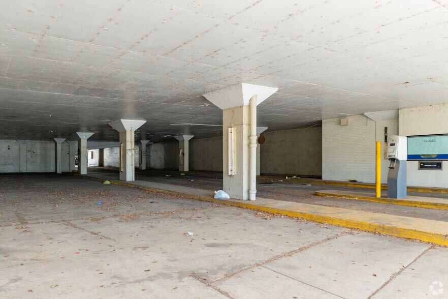 More Photos Of 934 3rd St, Alexandria Office Residential For Sale