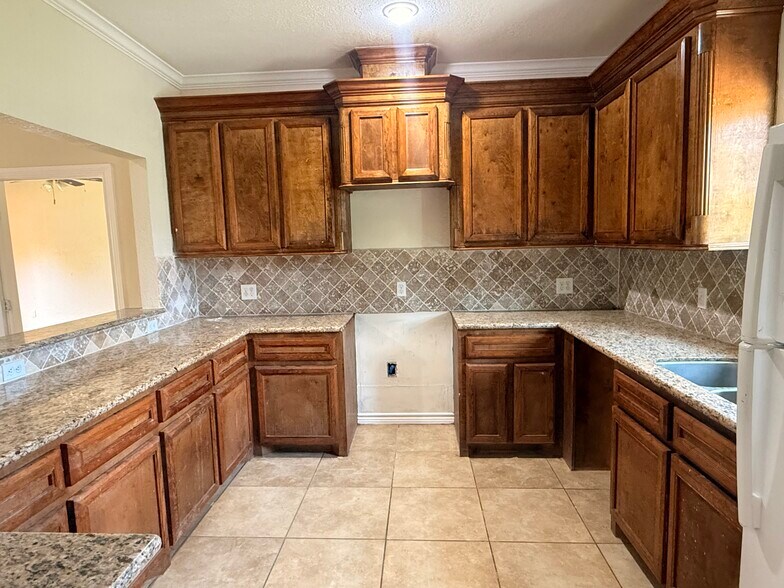 More Photos Of 16160 Porter Ln, Porter Land For Lease