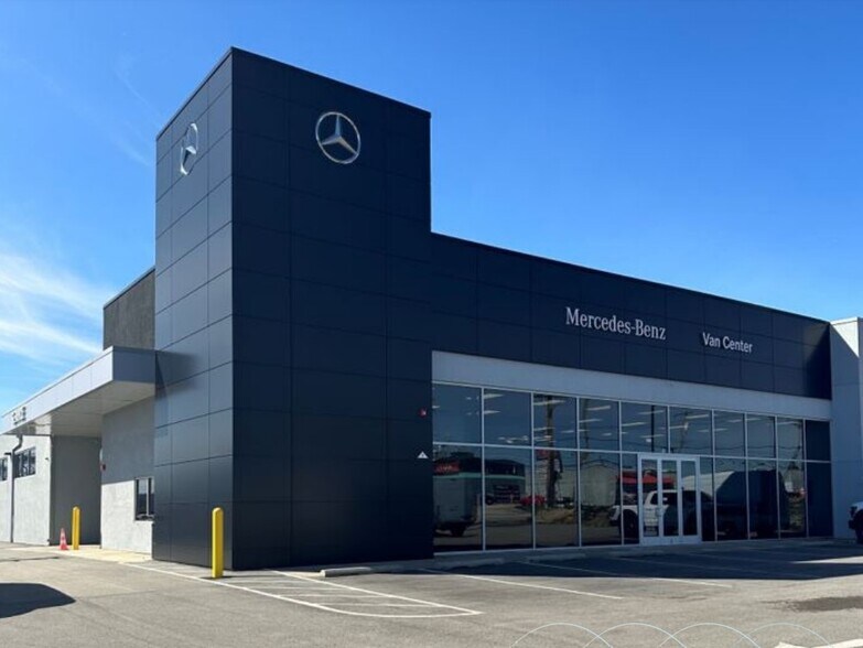 Primary Photo Of 1001 Ridge Pike, Conshohocken Auto Dealership For Sale