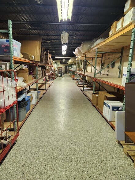 More Photos Of 2708-2714 S 9th Ave, Broadview Manufacturing For Sale