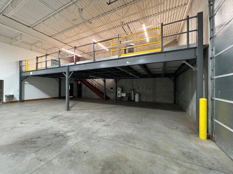 More Photos Of 21025 Heron Way, Lakeville Warehouse For Lease
