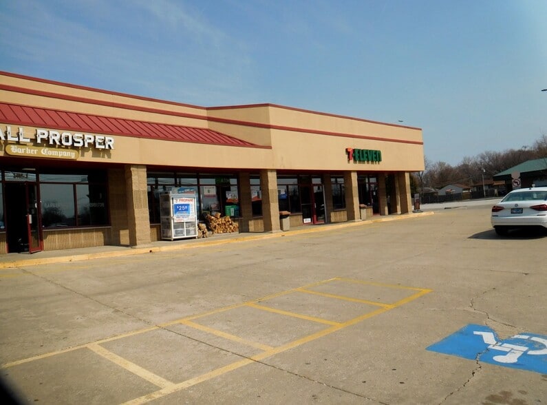 More Photos Of 2405 Essington Rd, Joliet General Retail For Lease