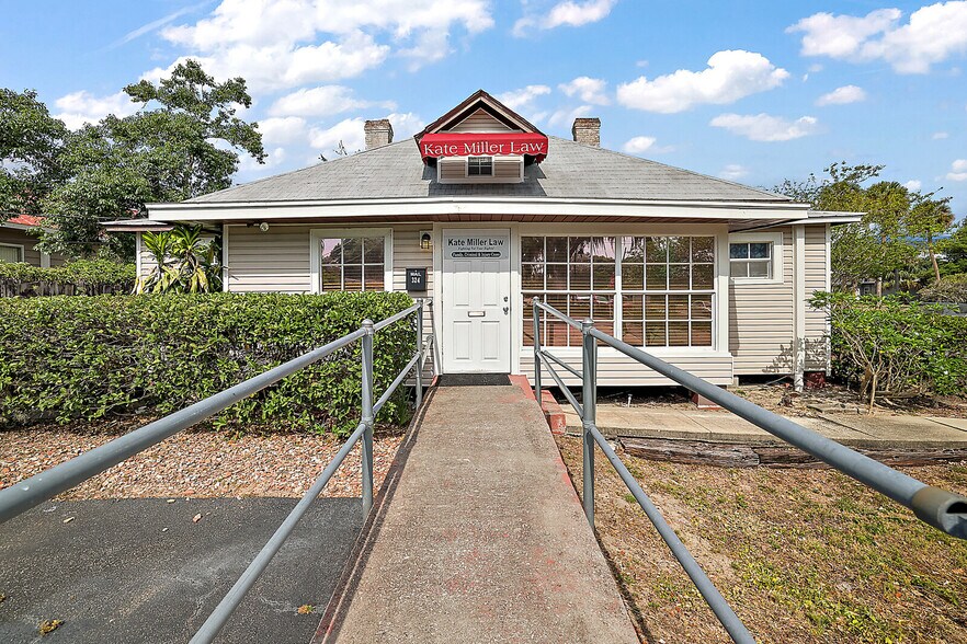 More Photos Of 324 N Texas Ave, Tavares Office For Lease