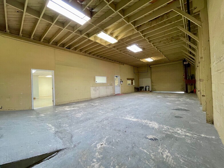 More Photos Of 821 W Main St, El Cajon Flex For Lease
