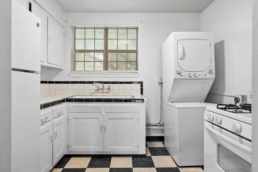 More Photos Of , Memphis Multifamily For Sale