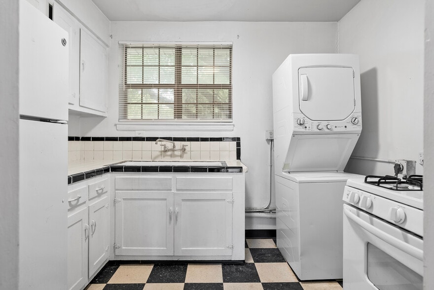 More Photos Of , Memphis Multifamily For Sale