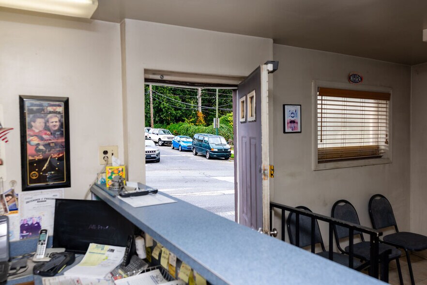 More Photos Of 8257 Frankford Ave, Philadelphia Auto Repair For Sale