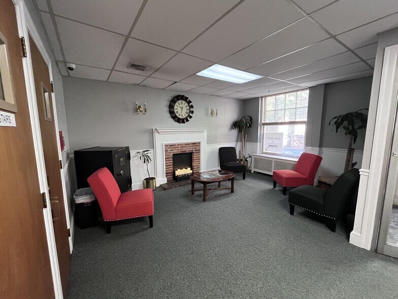 More Photos Of 53 N Duke St, Lancaster Office Residential For Lease
