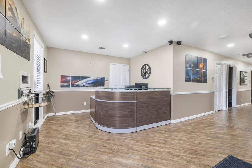 More Photos Of 1190 Lincoln Rd, Idaho Falls Office For Sale
