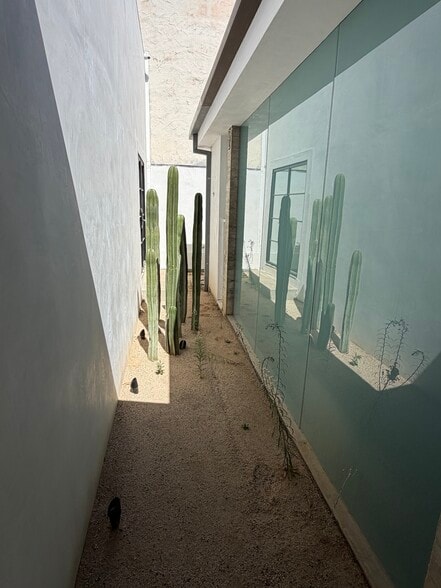 More Photos Of 8115 Melrose Ave, Los Angeles Storefront Retail Office For Lease