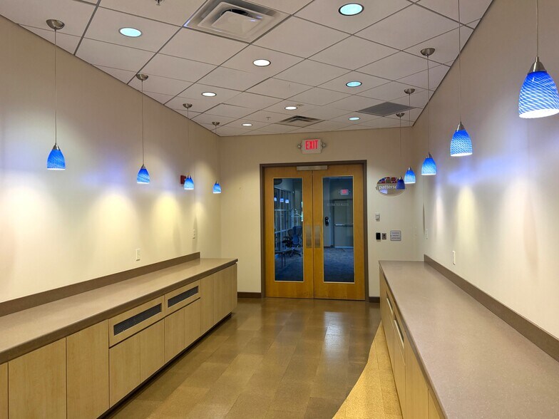 More Photos Of 5000 Springfield St, Dayton Office For Sale