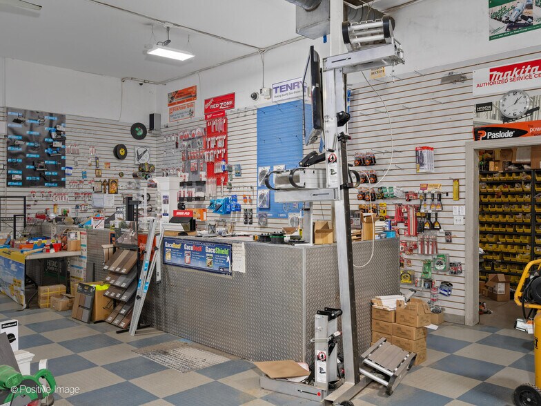 More Photos Of 4508 N Milwaukee Ave, Chicago General Retail For Sale