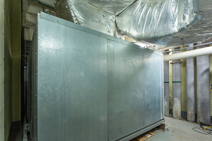 More Photos Of 200 N Main St, Winston-Salem Specialty For Sale