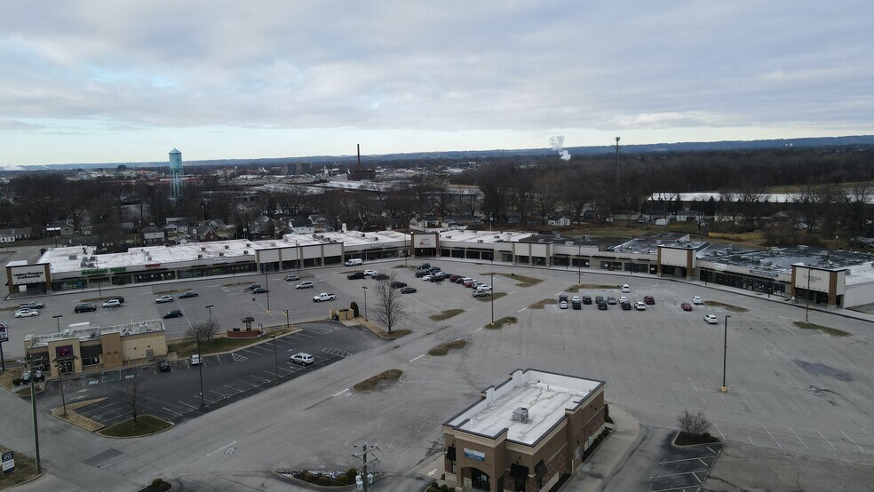 More Photos Of 1009-1411 10th St, Jeffersonville Unknown For Lease