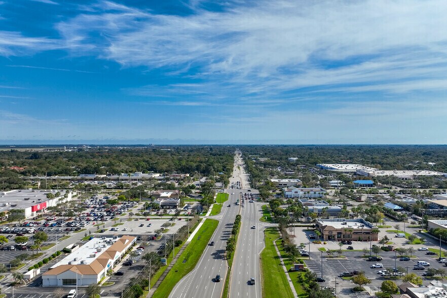 More Photos Of 5445 20th St, Vero Beach Unknown For Lease