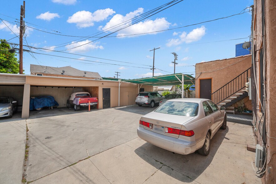 More Photos Of 3110 Raymond Ave, Los Angeles Apartments For Sale