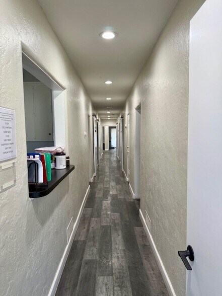 More Photos Of 10730 Riverside Dr, Toluca Lake Medical For Sale