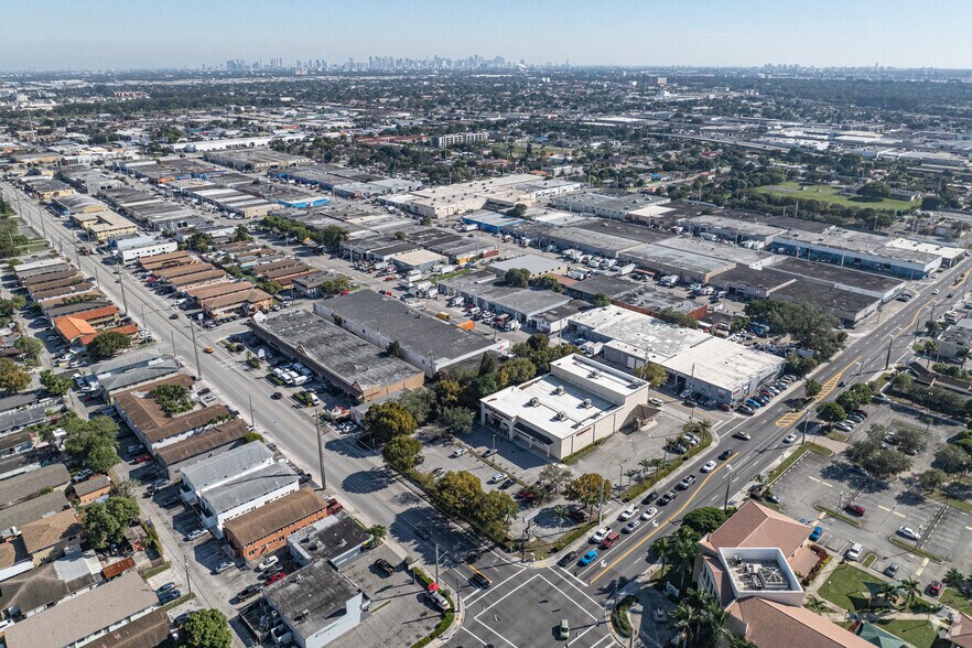 More Photos Of 653 W 27th St, Hialeah Unknown For Lease