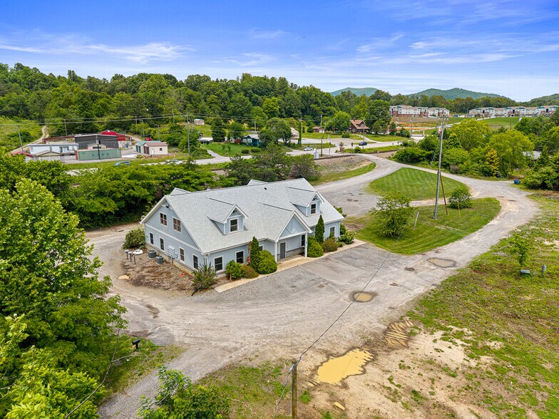 More Photos Of 14 Mimidis Ln, Swannanoa Office For Sale