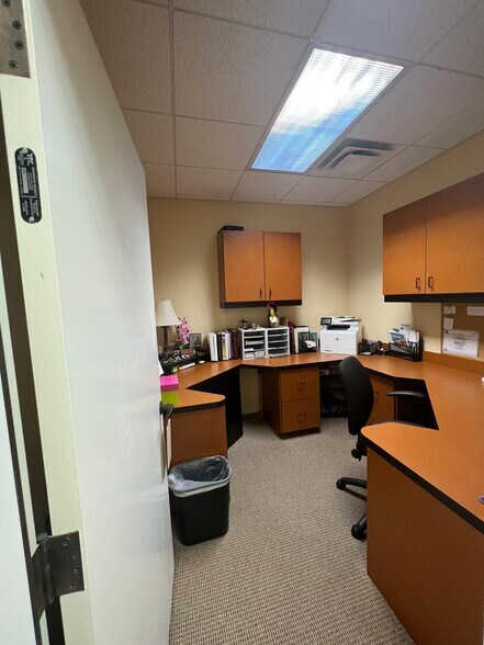 More Photos Of 1314 E Venice Ave, Venice Medical For Sale