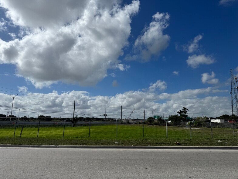 More Photos Of 10721 138th Street, Hialeah Land For Lease