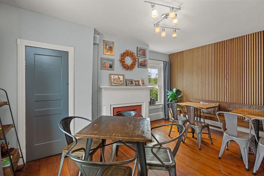 More Photos Of 318 N Main St, Bridgewater Freestanding For Sale
