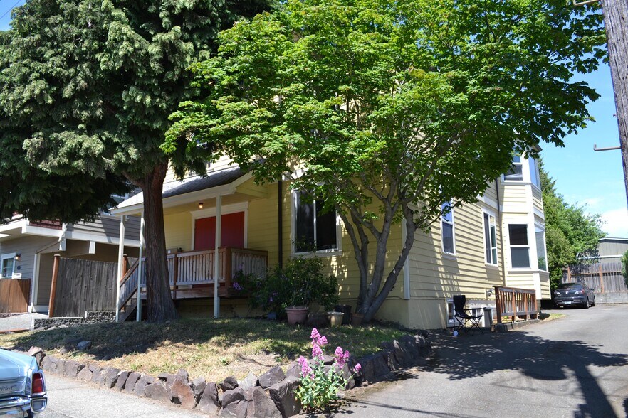 More Photos Of 1010 N 45th St, Seattle Apartments For Sale