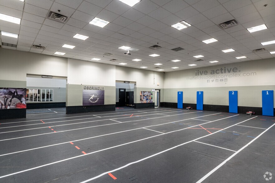 More Photos Of 8 Cornwall Ct, East Brunswick Freestanding For Lease