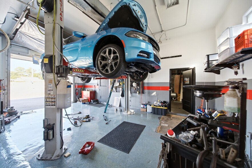 More Photos Of 1201 Broad River Rd, Columbia Auto Repair For Sale