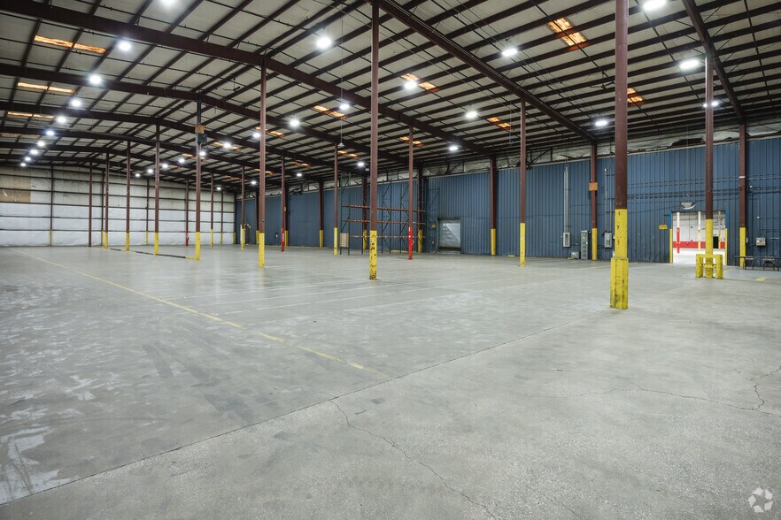 More Photos Of 90 Christ School Rd, Arden Distribution For Lease