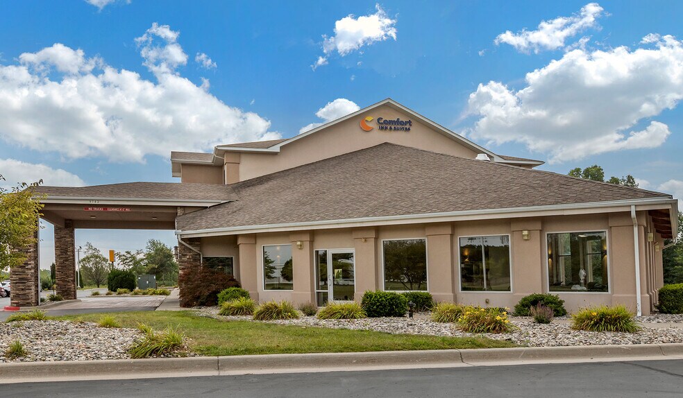 More Photos Of 9742 Woodlane Dr, Dimondale Hotel For Sale
