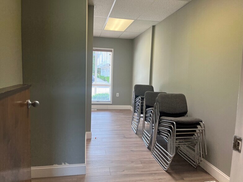 More Photos Of 1594-1600 US Highway 130, North Brunswick Medical For Lease