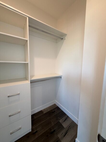 More Photos Of 3944 S Budlong Ave, Los Angeles Apartments For Sale