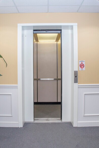 More Photos Of 650 S Prospect Ave, Hartville Medical For Lease