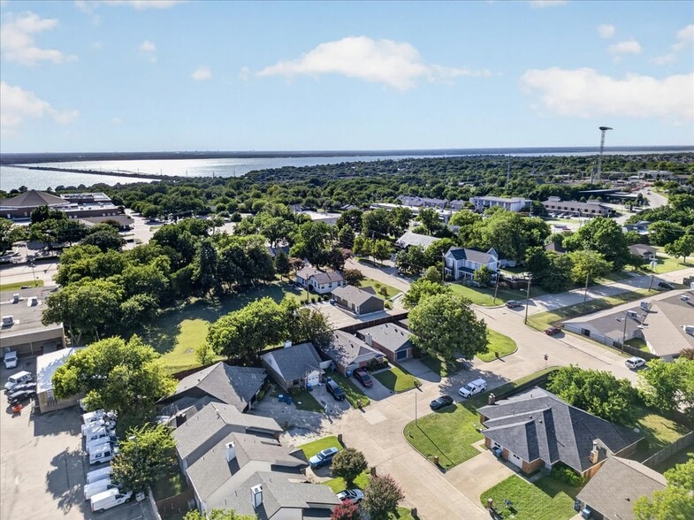 More Photos Of 210-212 Saint Marys Pl, Rockwall Apartments For Sale