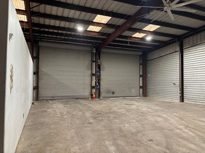 More Photos Of 3823 Fm 1128 Rd, Pearland Light Distribution For Lease